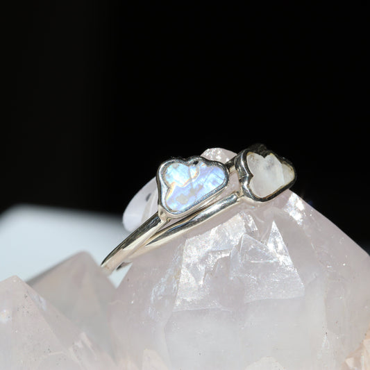 moonstone, moonstone ring, crystal jewellery, moonstone jewellery, crystals, crystals nz, crystals auckland, crystals near me, best crystal shop, crystal shop nz, crystal shop auckland, crystal shop near me, feminine energy, meditation