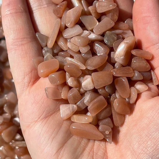 Peach Moonstone with Sunstone Flash Chips 100g