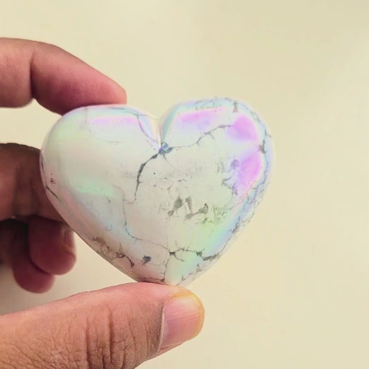 Aura Howlite Heart 🤍
